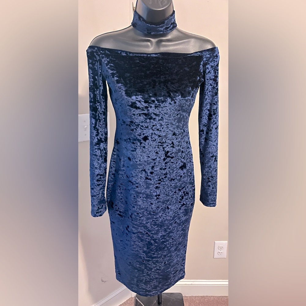 SHEIN  Elegant Velvet Off-Shoulder Dress - Blue.  Size M